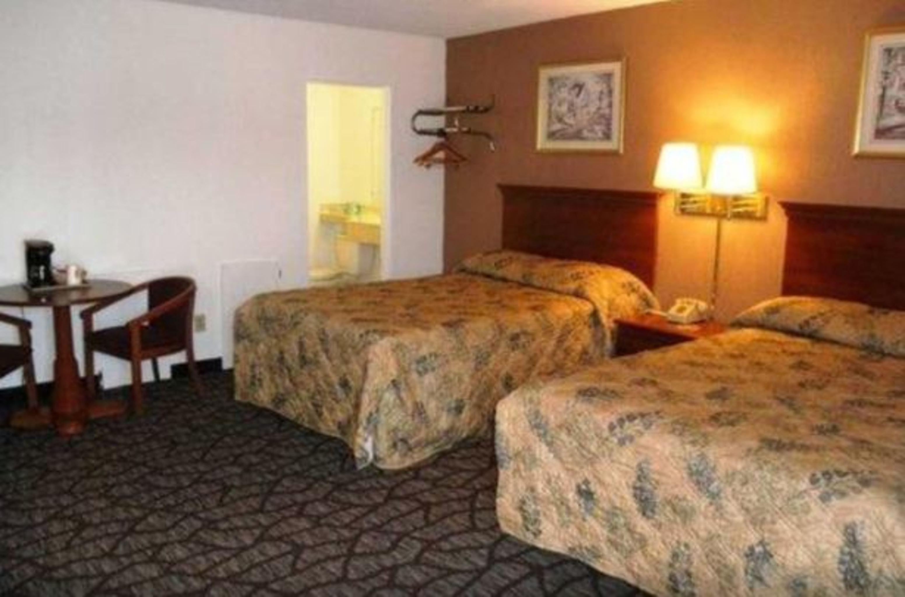 Rodeway Inn Youngstown Buitenkant foto