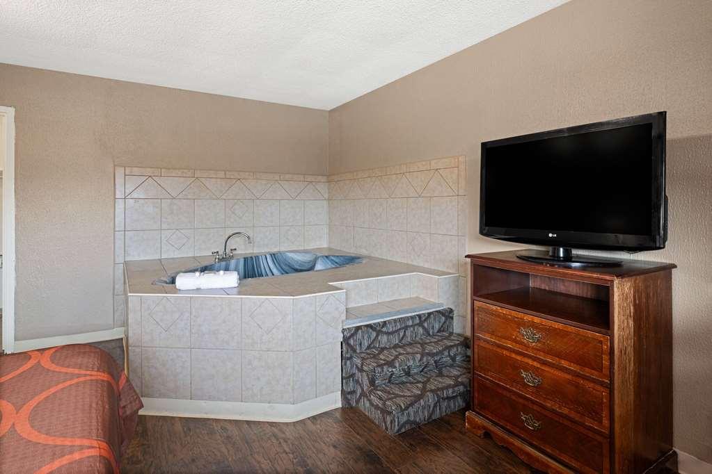 Rodeway Inn Youngstown Kamer foto